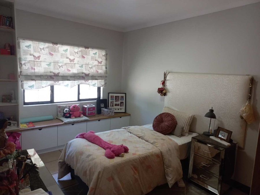 5 Bedroom Property for Sale in Keidebees Northern Cape